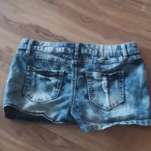 Jean skort - Picture 2 of 5